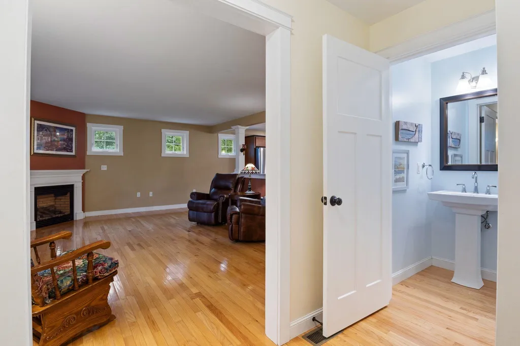 98 Ridgecrest Drive Greenland NH 03840
