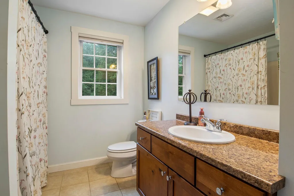 98 Ridgecrest Drive Greenland NH 03840