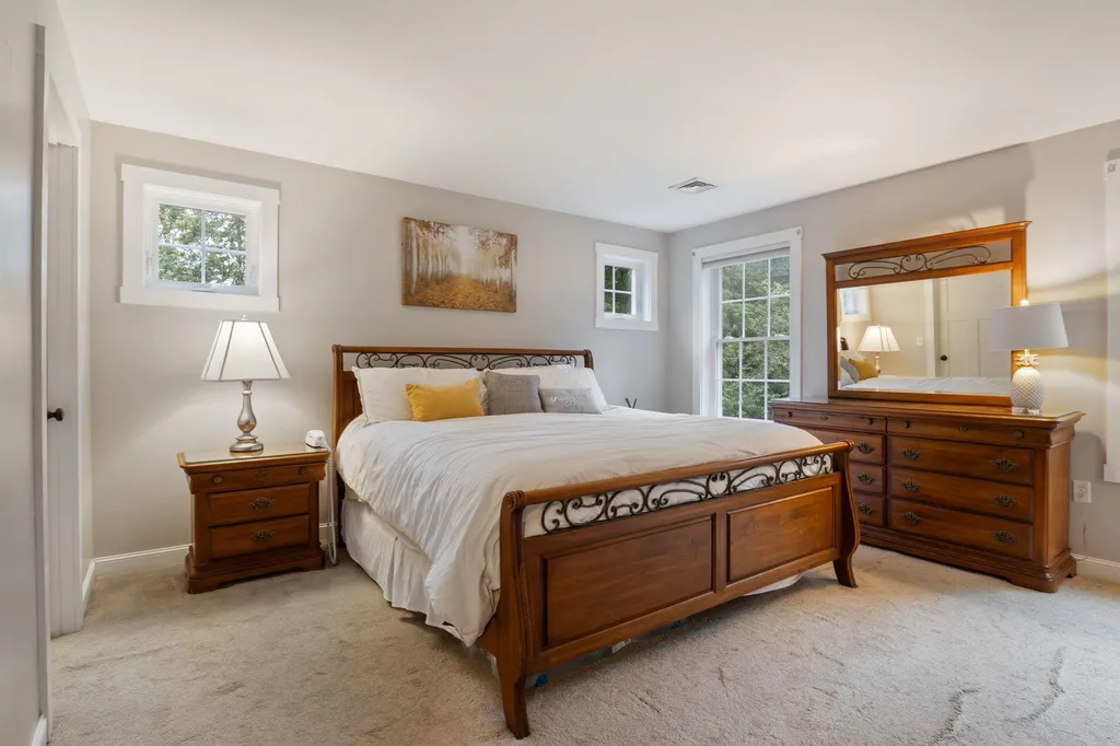 98 Ridgecrest Drive Greenland NH 03840
