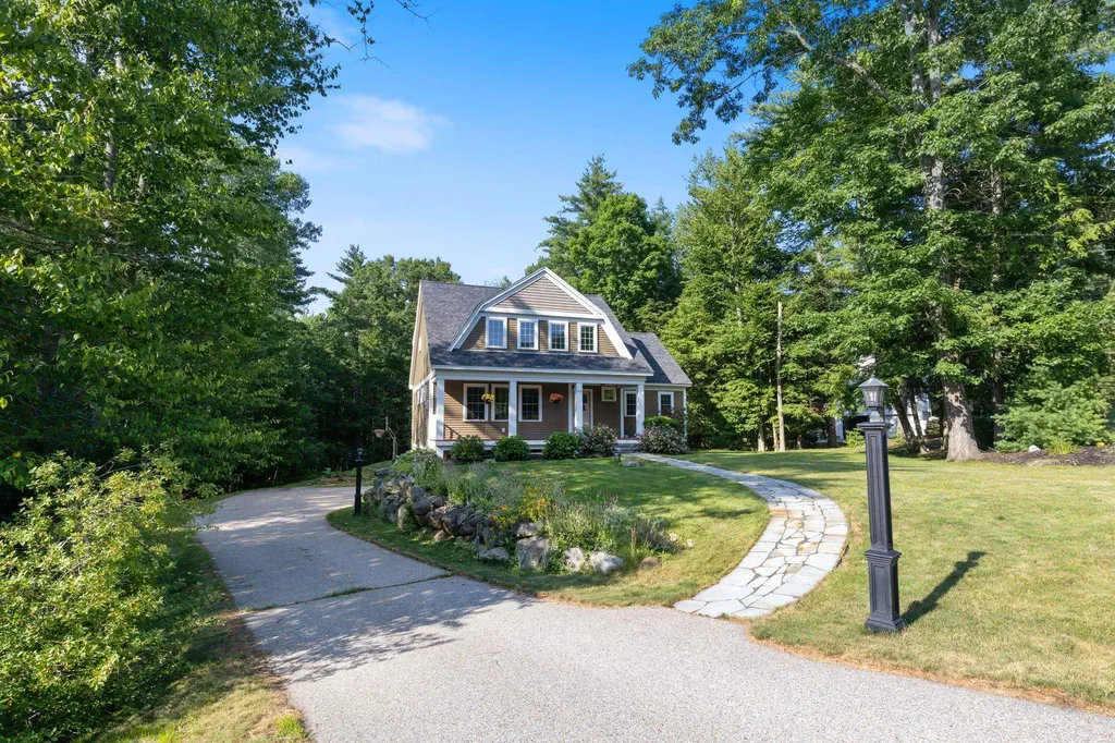 98 Ridgecrest Drive Greenland NH 03840
