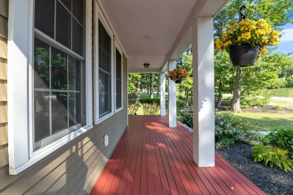 98 Ridgecrest Drive Greenland NH 03840