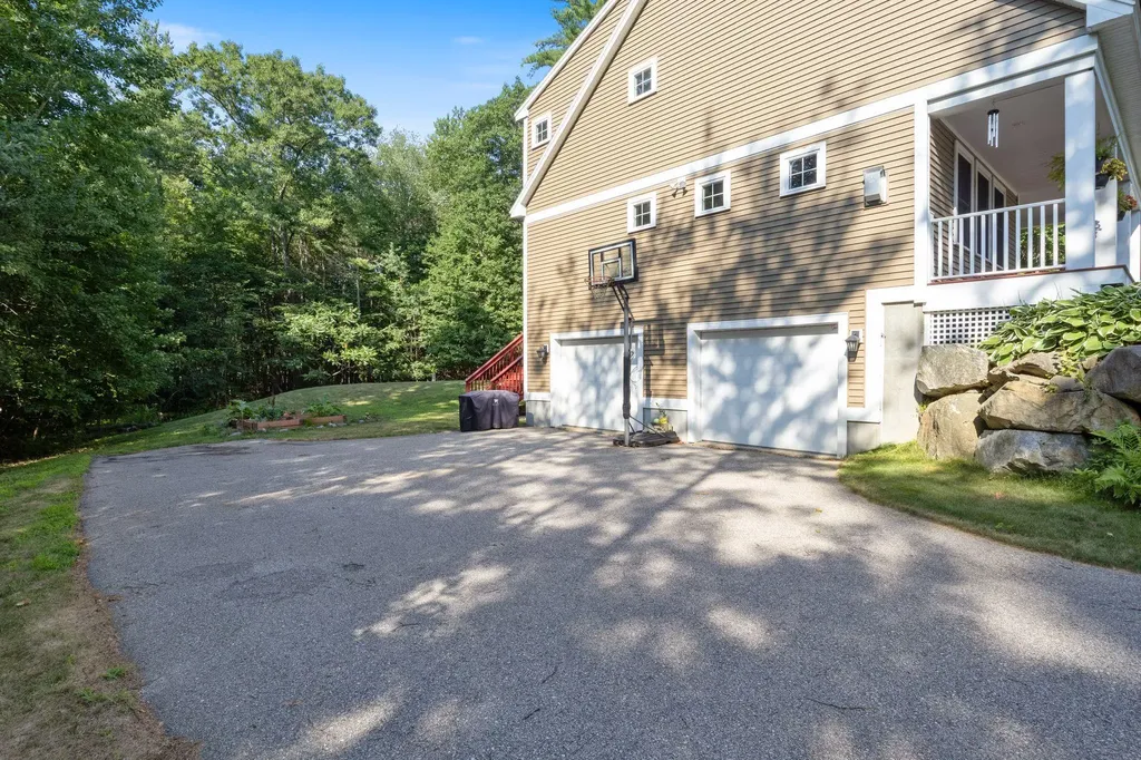 98 Ridgecrest Drive Greenland NH 03840
