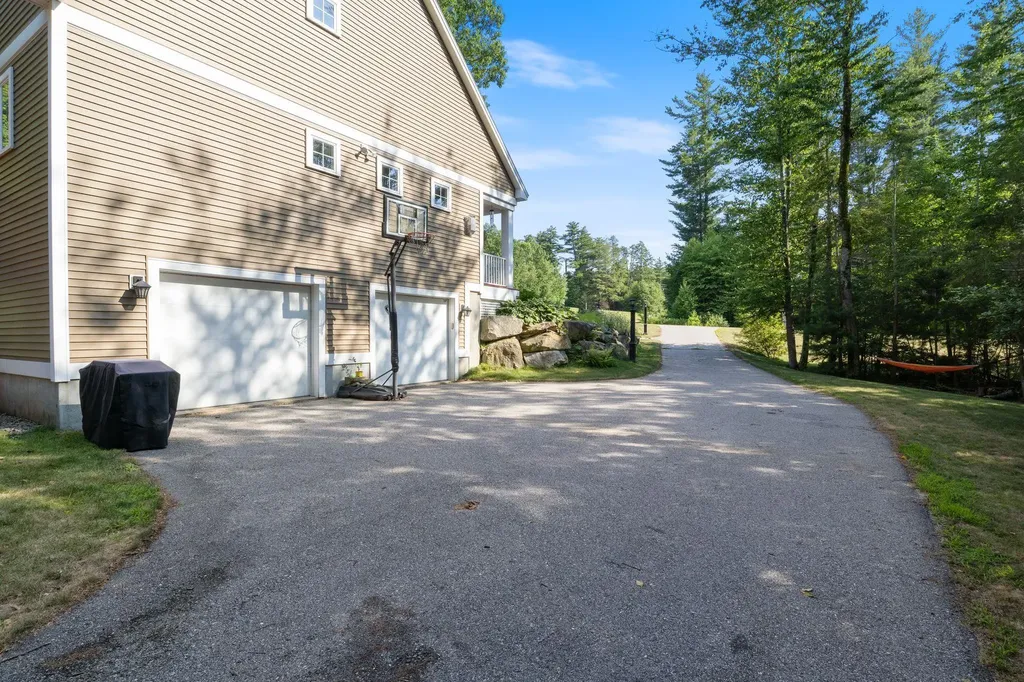98 Ridgecrest Drive Greenland NH 03840