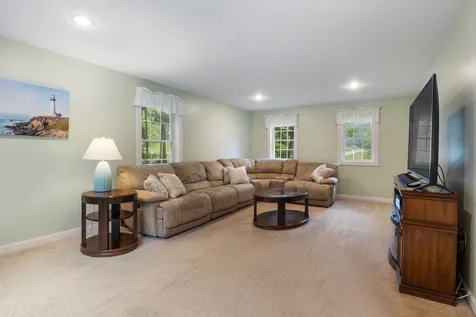 98 Ridgecrest Drive Greenland NH 03840