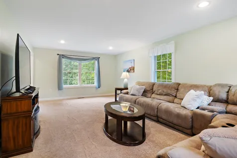98 Ridgecrest Drive Greenland NH 03840