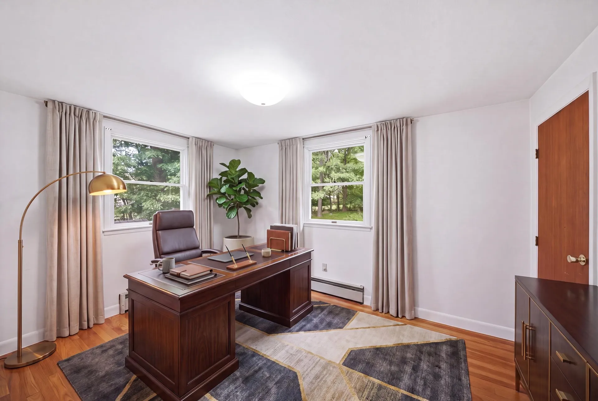 8 Escumbuit Road Derry NH 03038
