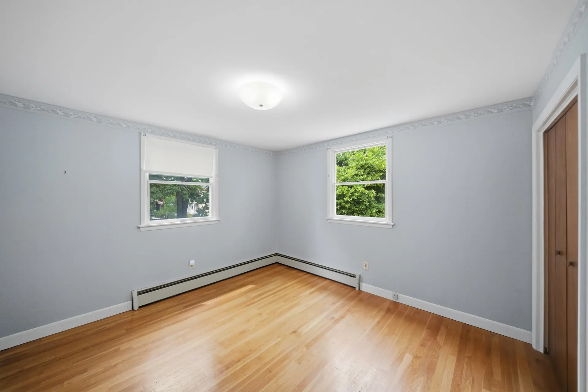 8 Escumbuit Road Derry NH 03038