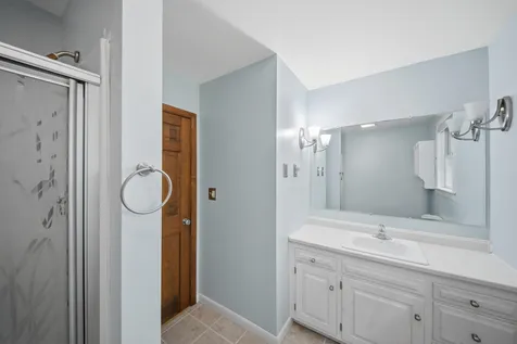 8 Escumbuit Road Derry NH 03038