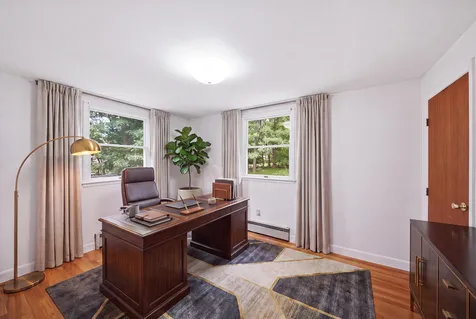 8 Escumbuit Road Derry NH 03038