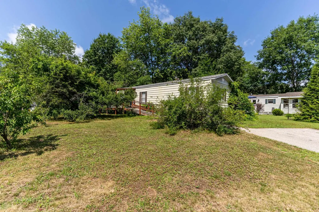 47 Deep Meadows Exeter NH 03833