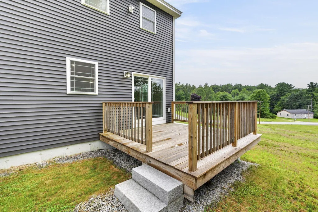 20 Woodbury Lane Boscawen NH 03303