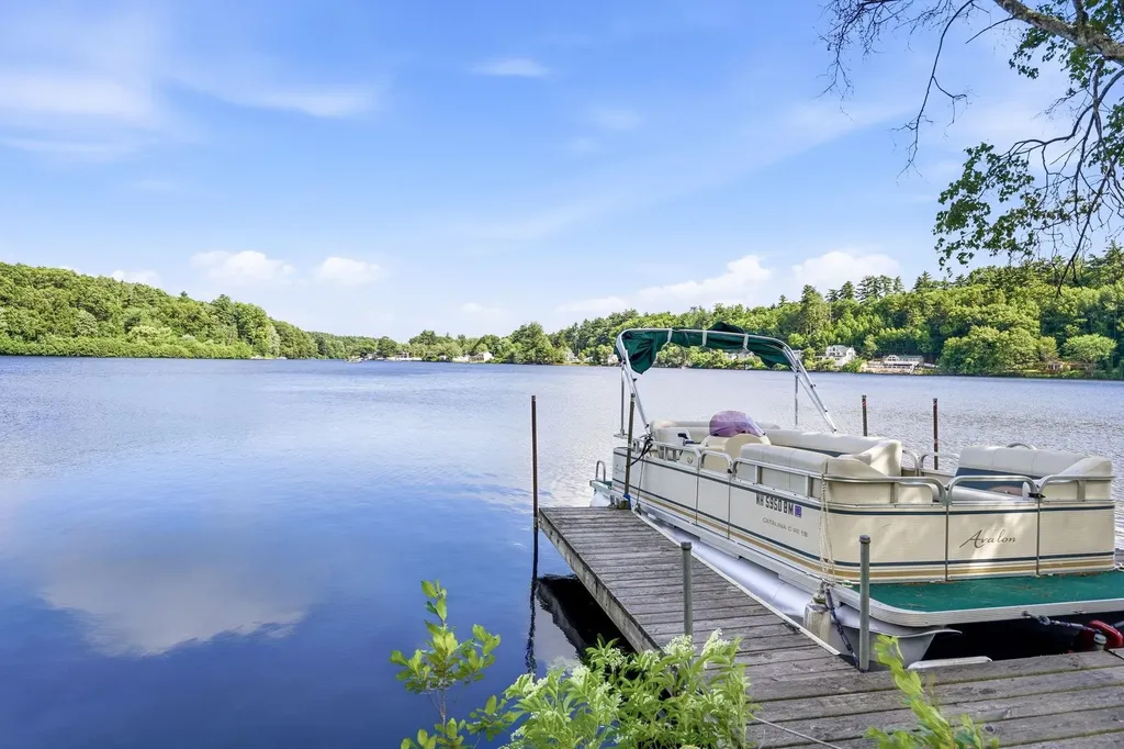 35 Cove Street Goffstown NH 03045