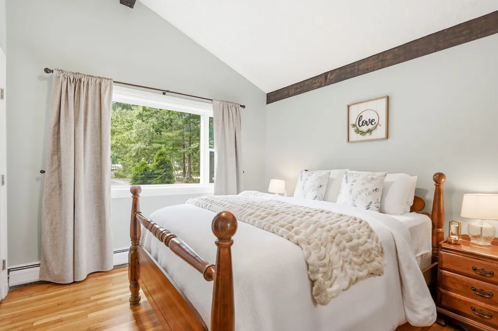 35 Cove Street Goffstown NH 03045
