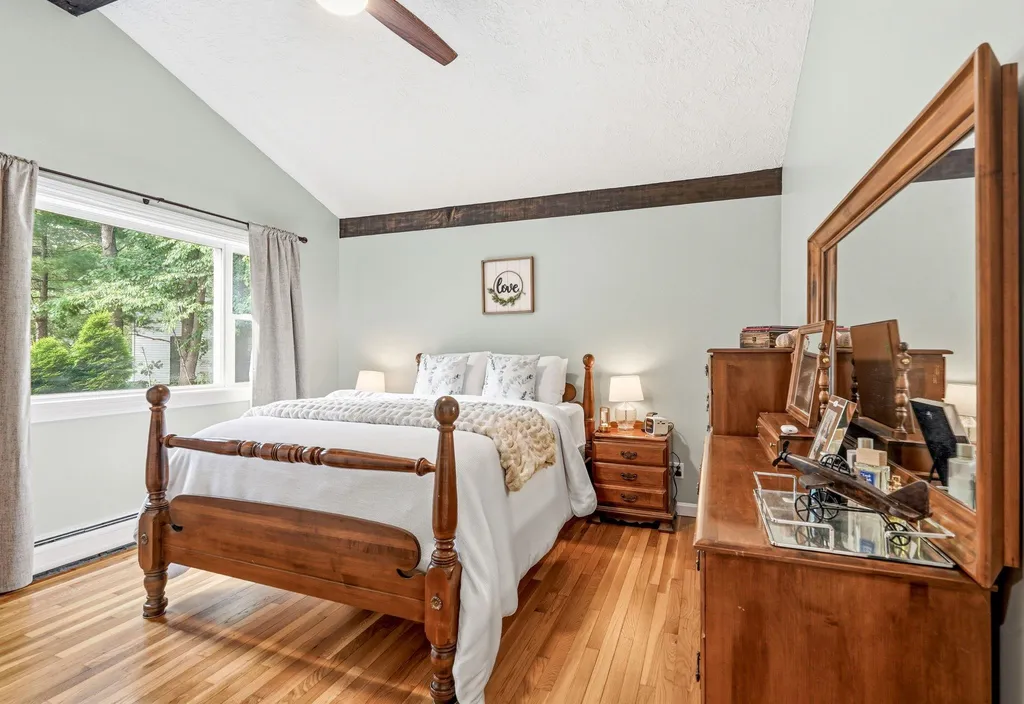 35 Cove Street Goffstown NH 03045