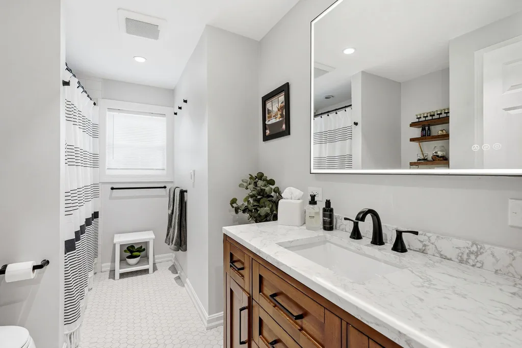 35 Cove Street Goffstown NH 03045