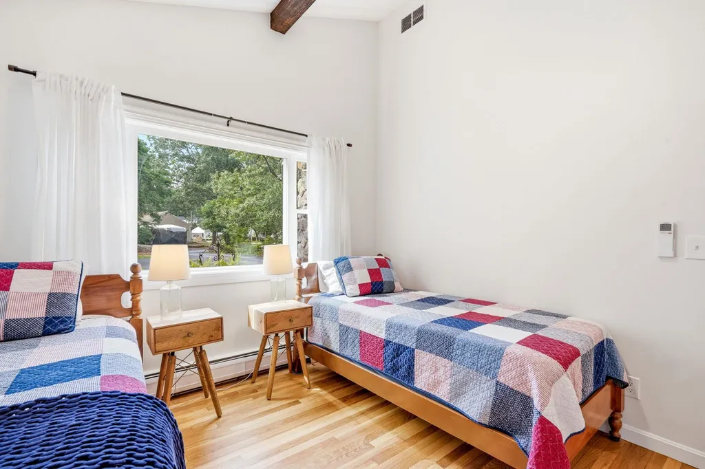 35 Cove Street Goffstown NH 03045