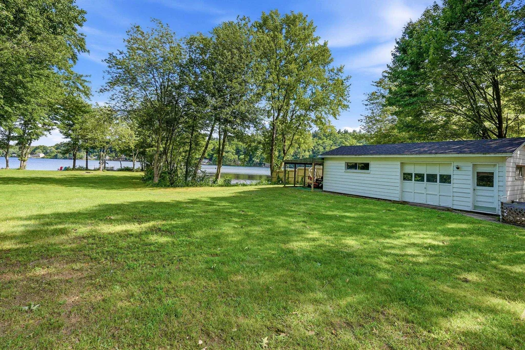 35 Cove Street Goffstown NH 03045