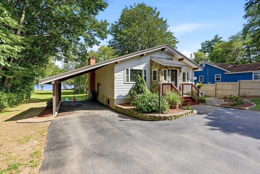35 Cove Street Goffstown NH 03045