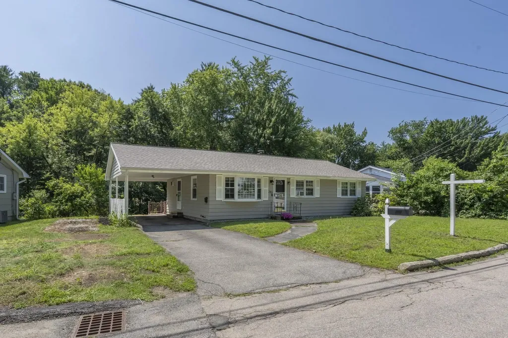 243 Gabrielle Street Manchester NH 03103