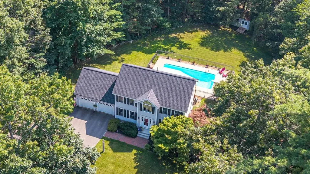 27 Aldrich Street Litchfield NH 03052