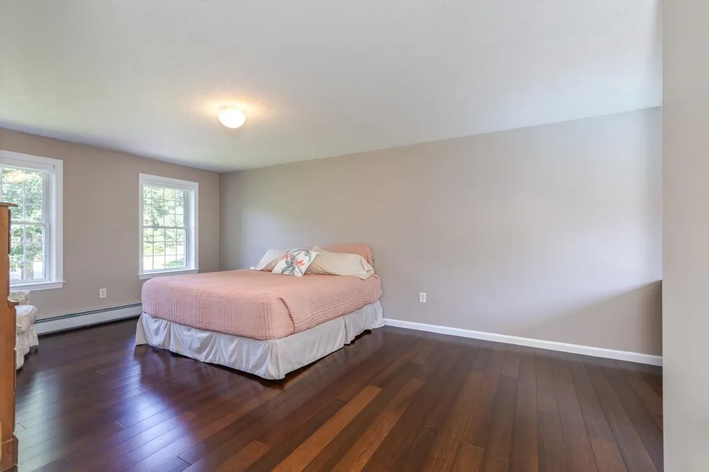 27 Aldrich Street Litchfield NH 03052