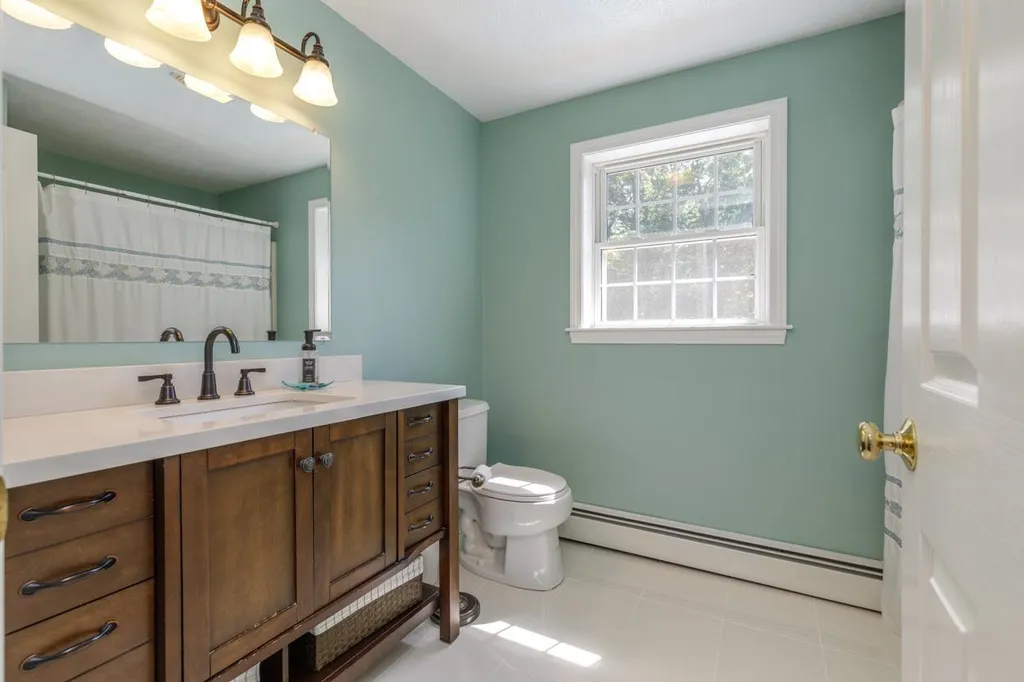 27 Aldrich Street Litchfield NH 03052