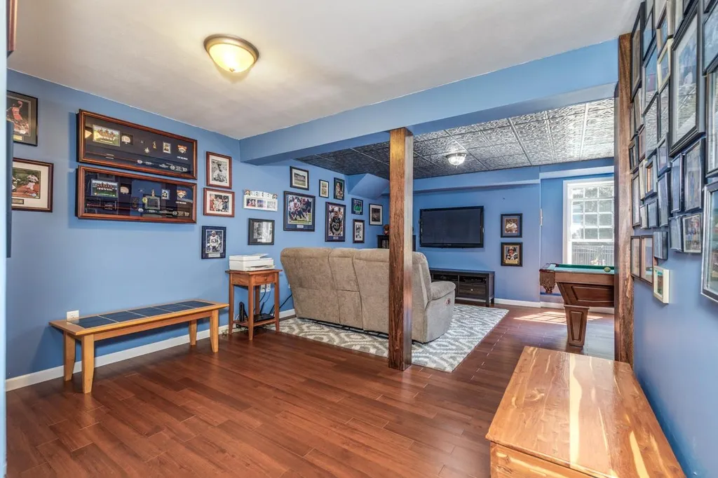 27 Aldrich Street Litchfield NH 03052