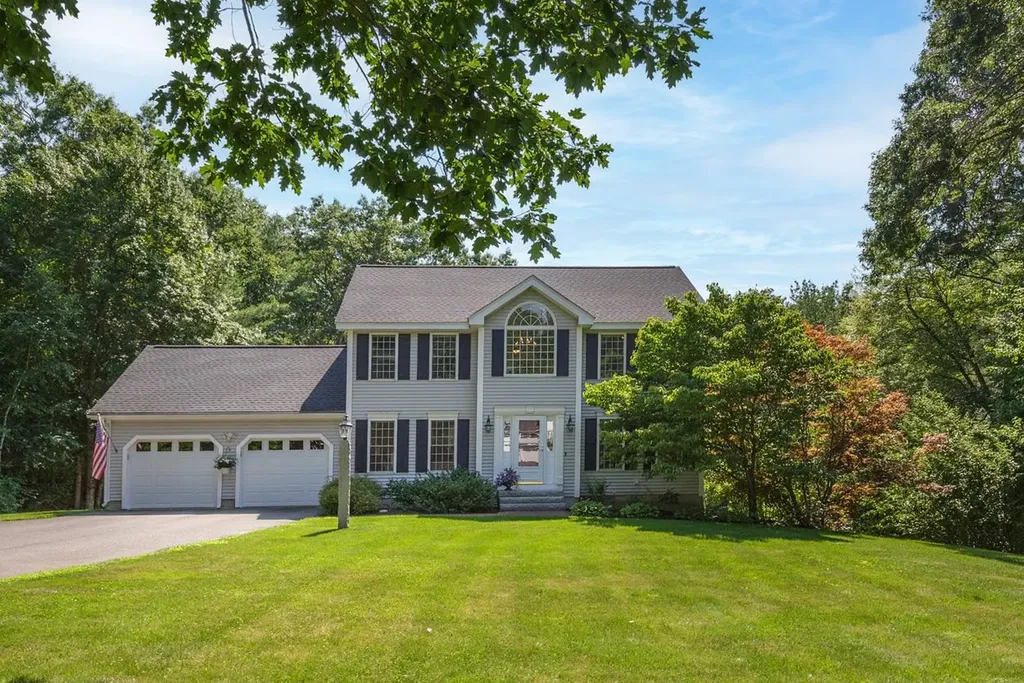27 Aldrich Street Litchfield NH 03052