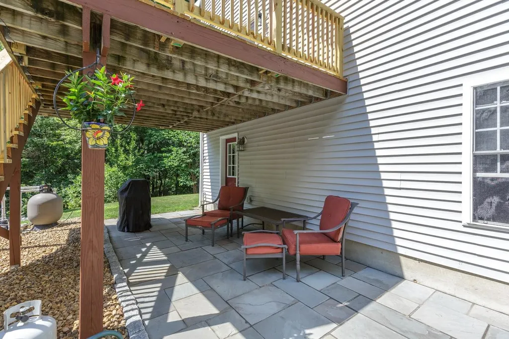 27 Aldrich Street Litchfield NH 03052