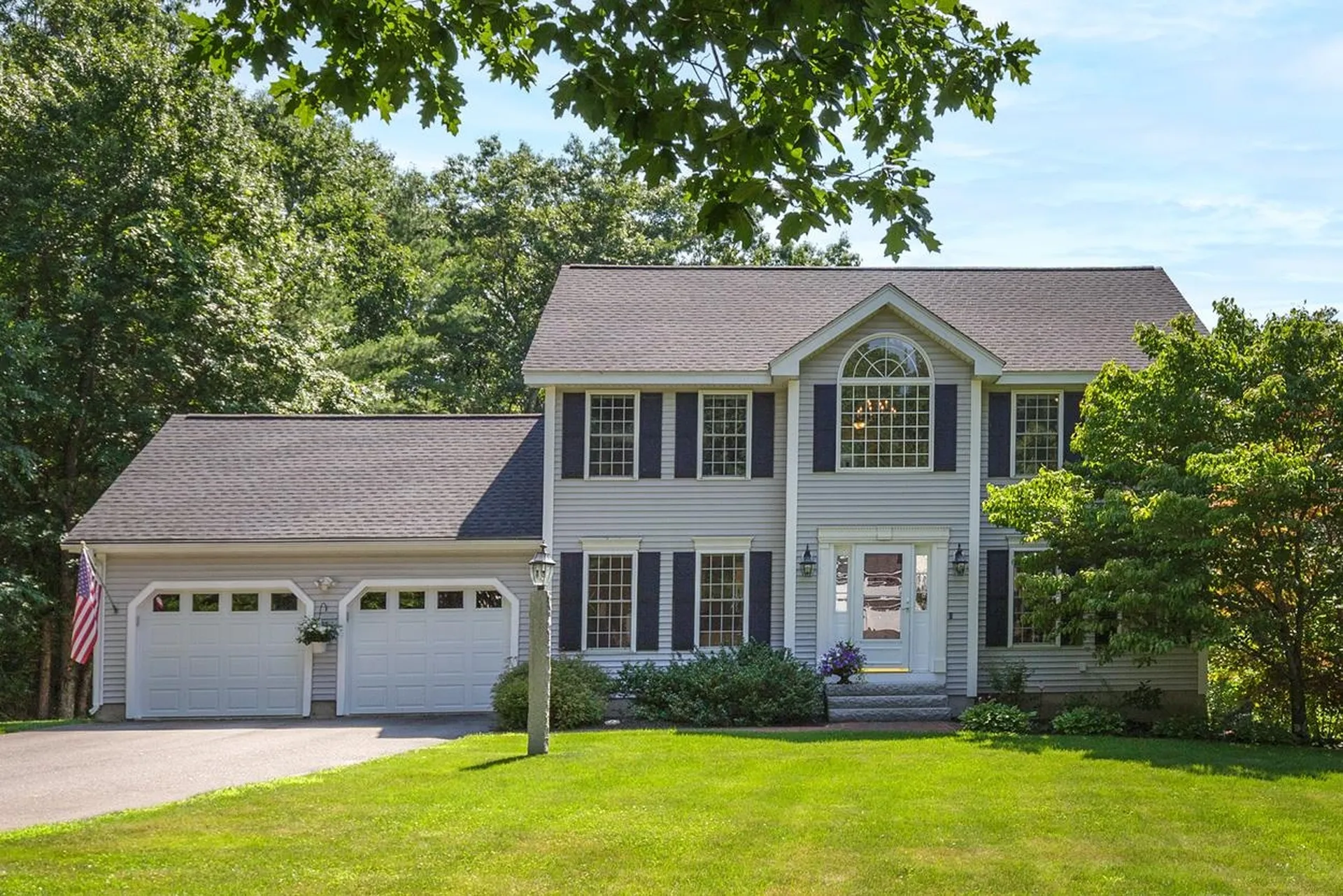 27 Aldrich Street Litchfield NH 03052