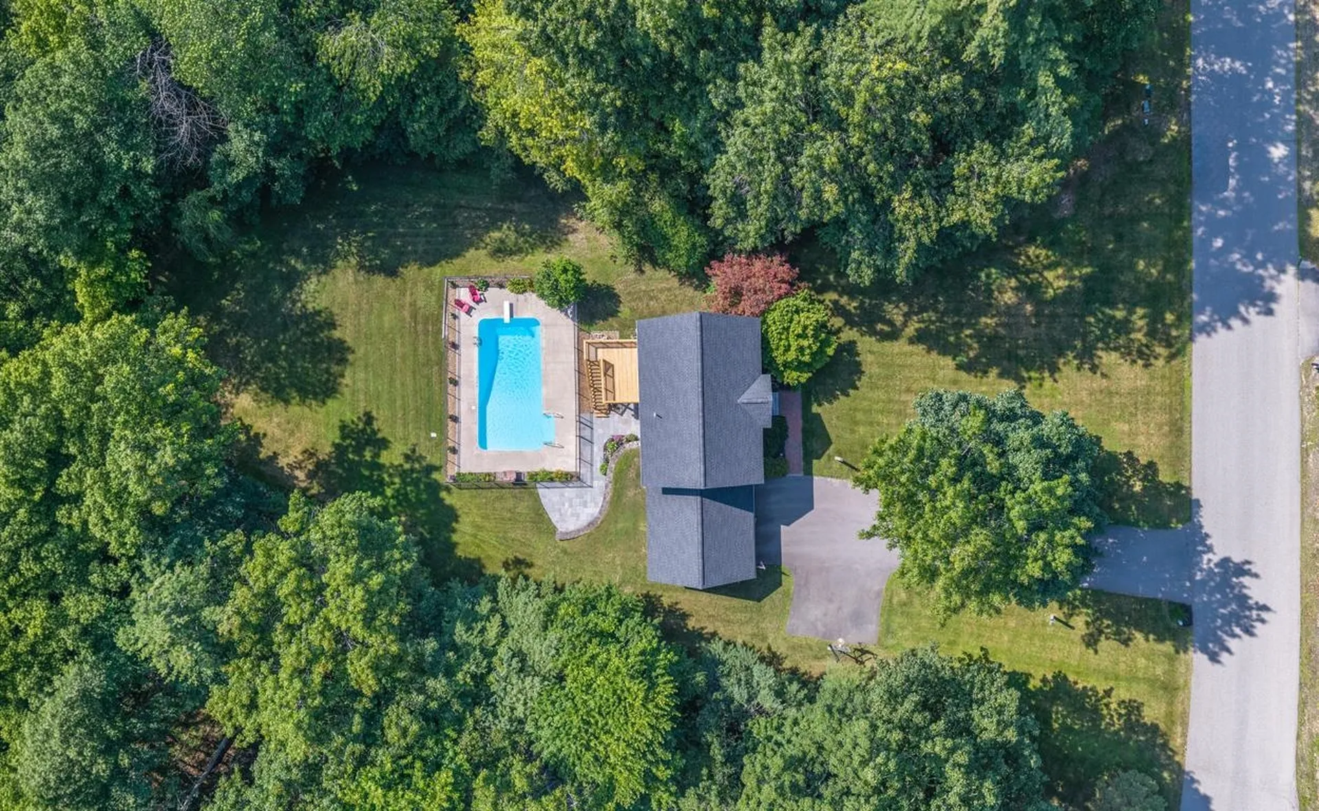27 Aldrich Street Litchfield NH 03052