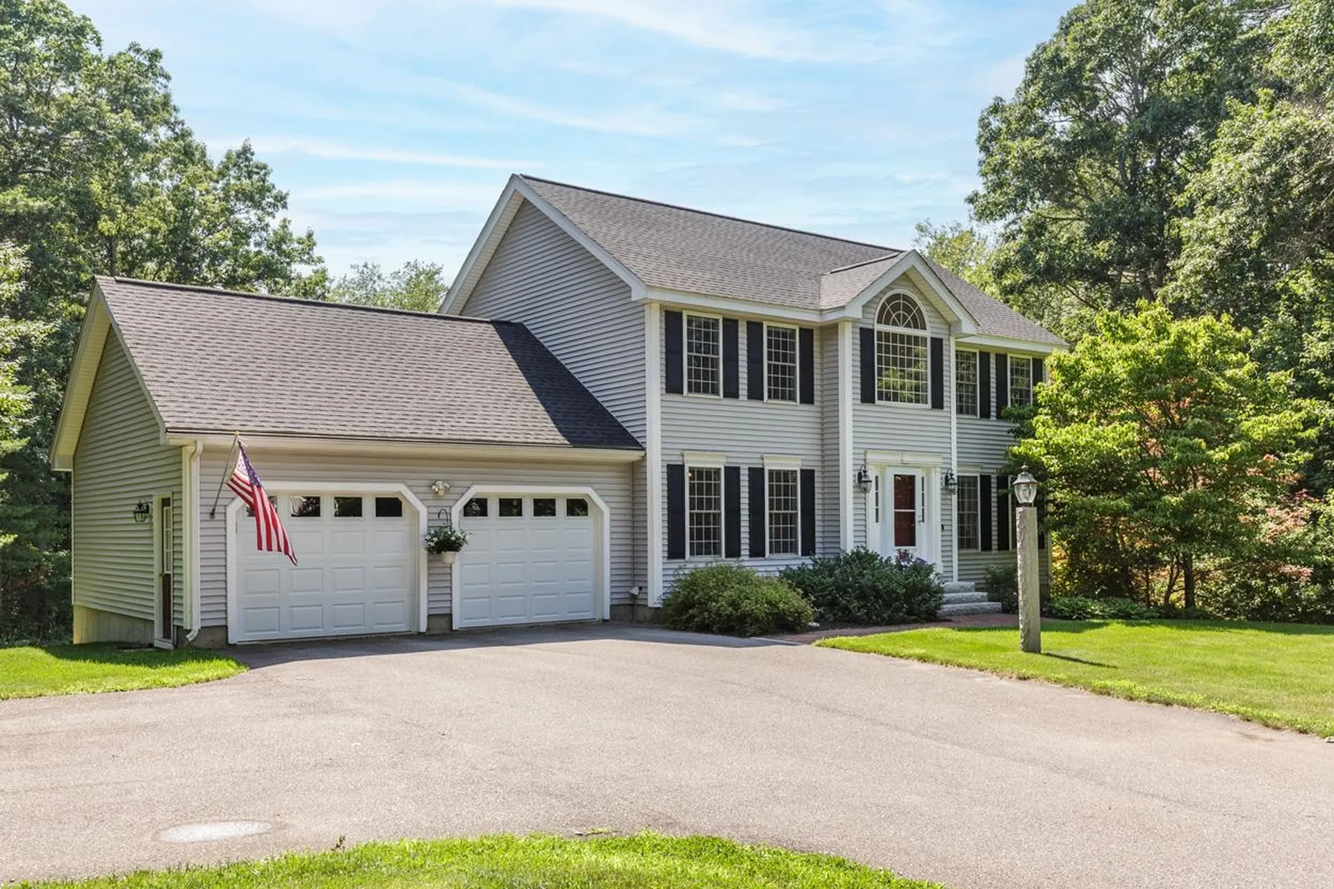 27 Aldrich Street Litchfield NH 03052