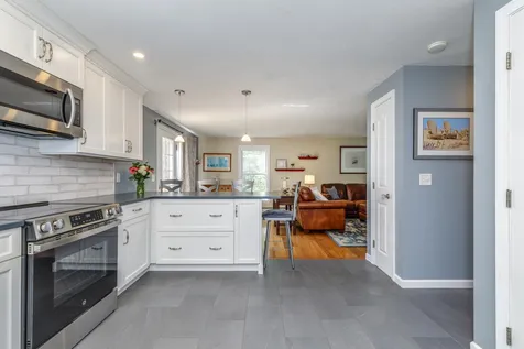 27 Aldrich Street Litchfield NH 03052