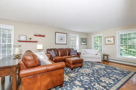 27 Aldrich Street Litchfield NH 03052