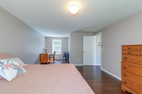 27 Aldrich Street Litchfield NH 03052