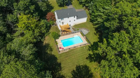 27 Aldrich Street Litchfield NH 03052