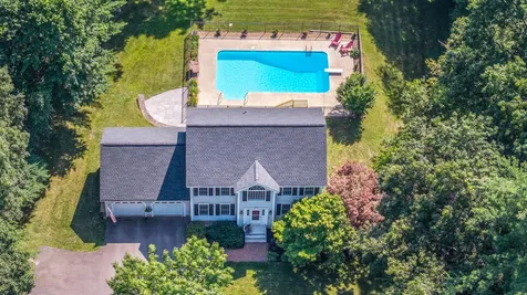 27 Aldrich Street Litchfield NH 03052