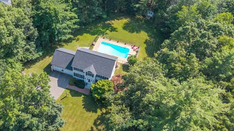 27 Aldrich Street Litchfield NH 03052