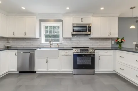 27 Aldrich Street Litchfield NH 03052