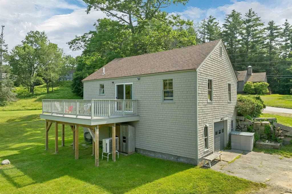 7 Troon Terrace Holderness NH 03245