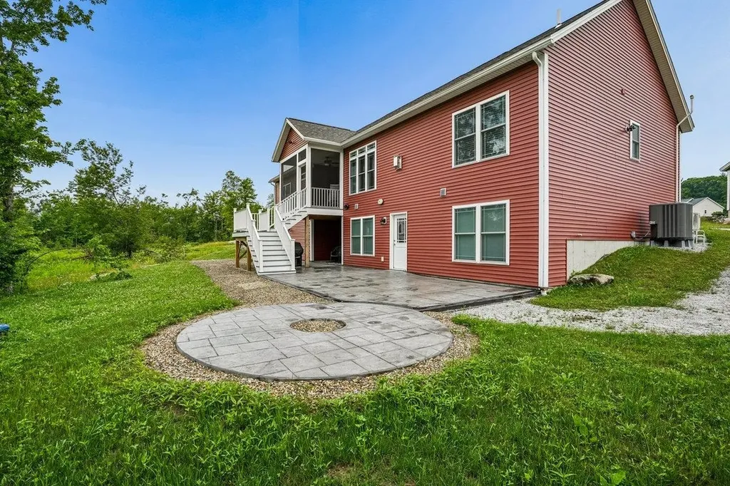 431 Grady Lane Pembroke NH 03275