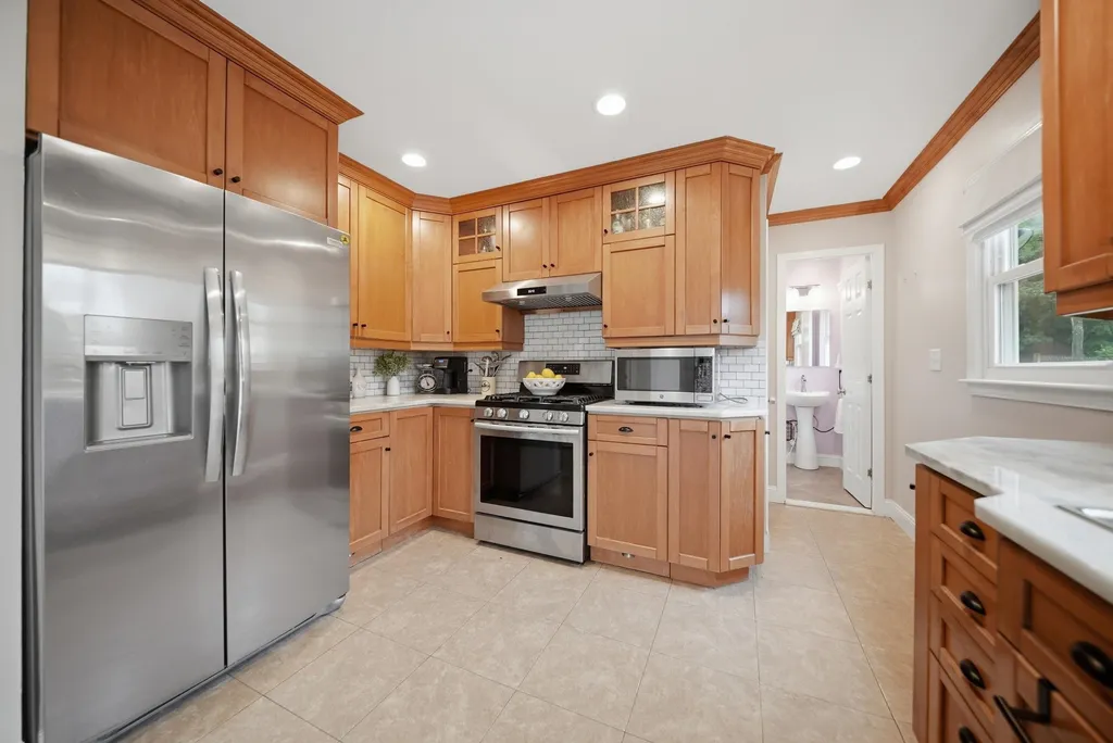 16 Terry Street Nashua NH 03064