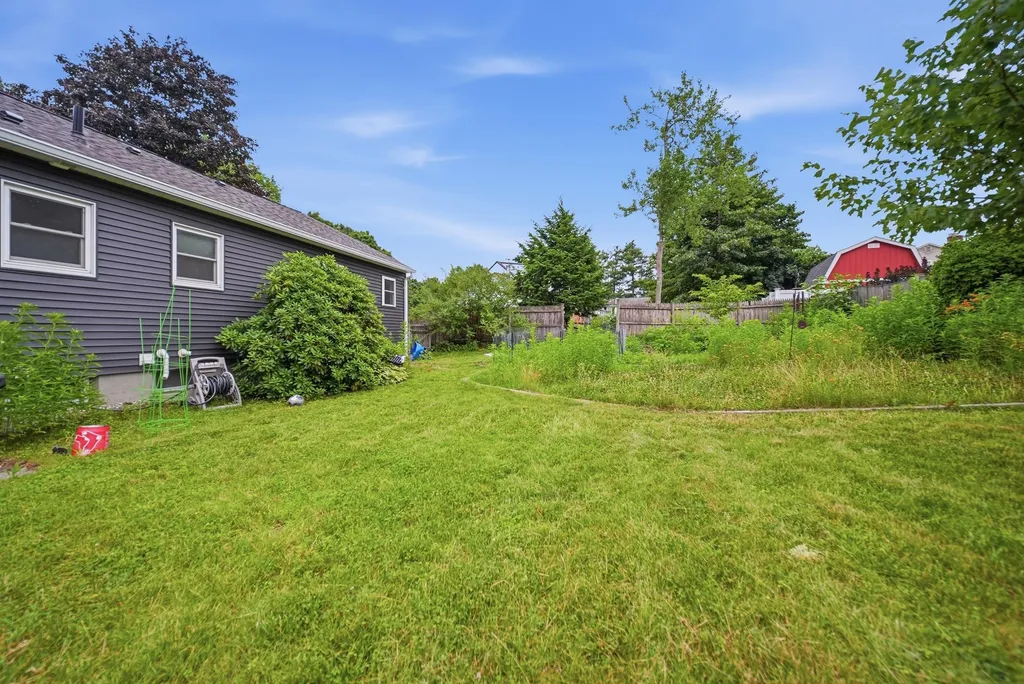 16 Terry Street Nashua NH 03064