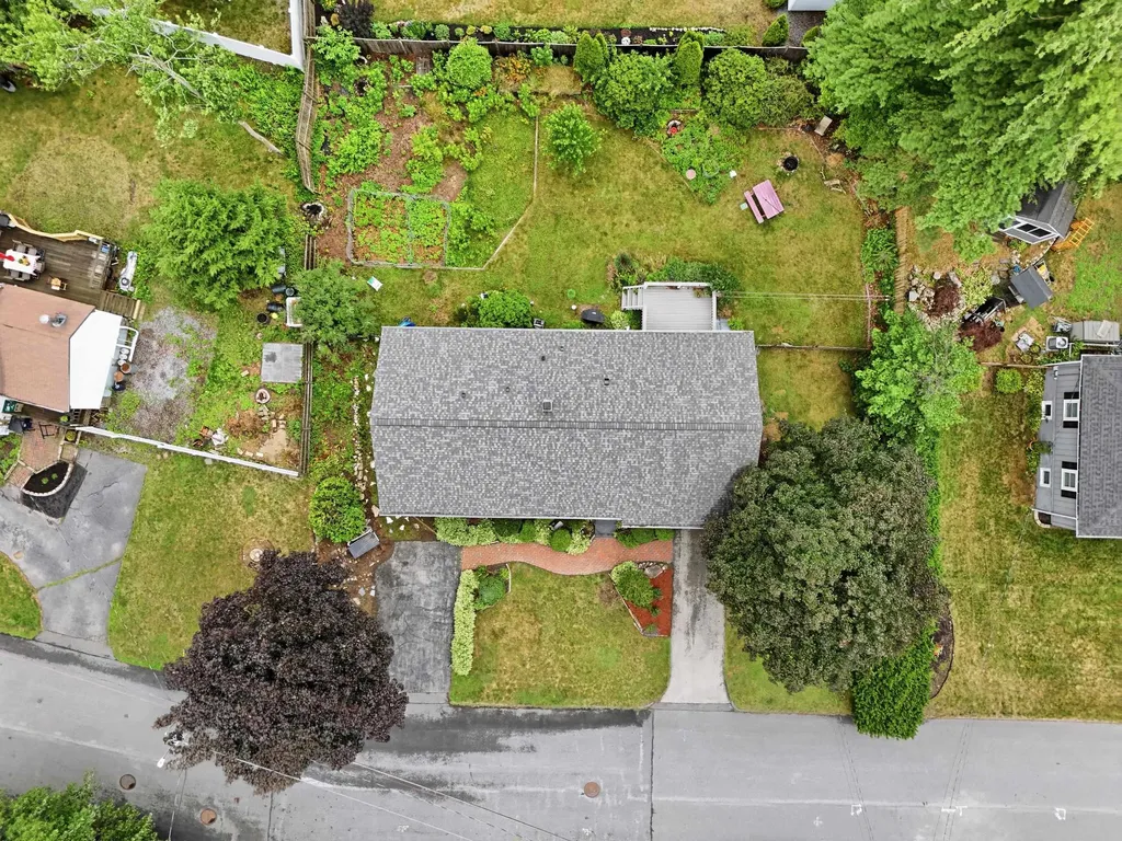 16 Terry Street Nashua NH 03064