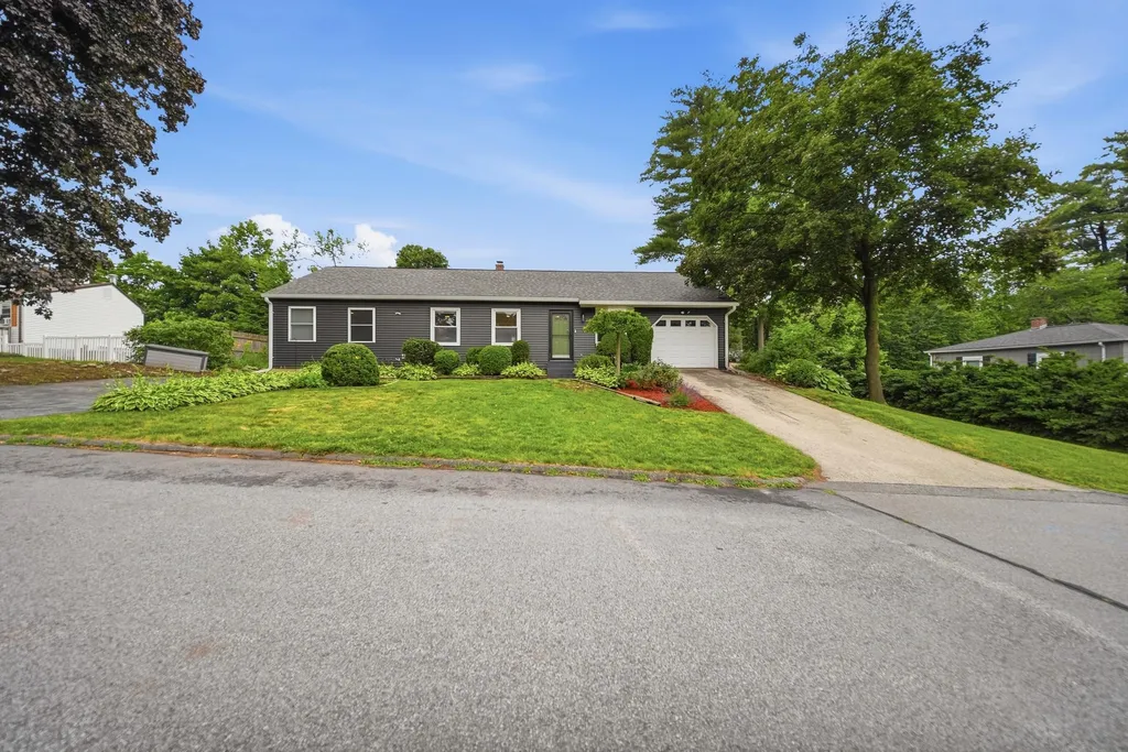 16 Terry Street Nashua NH 03064