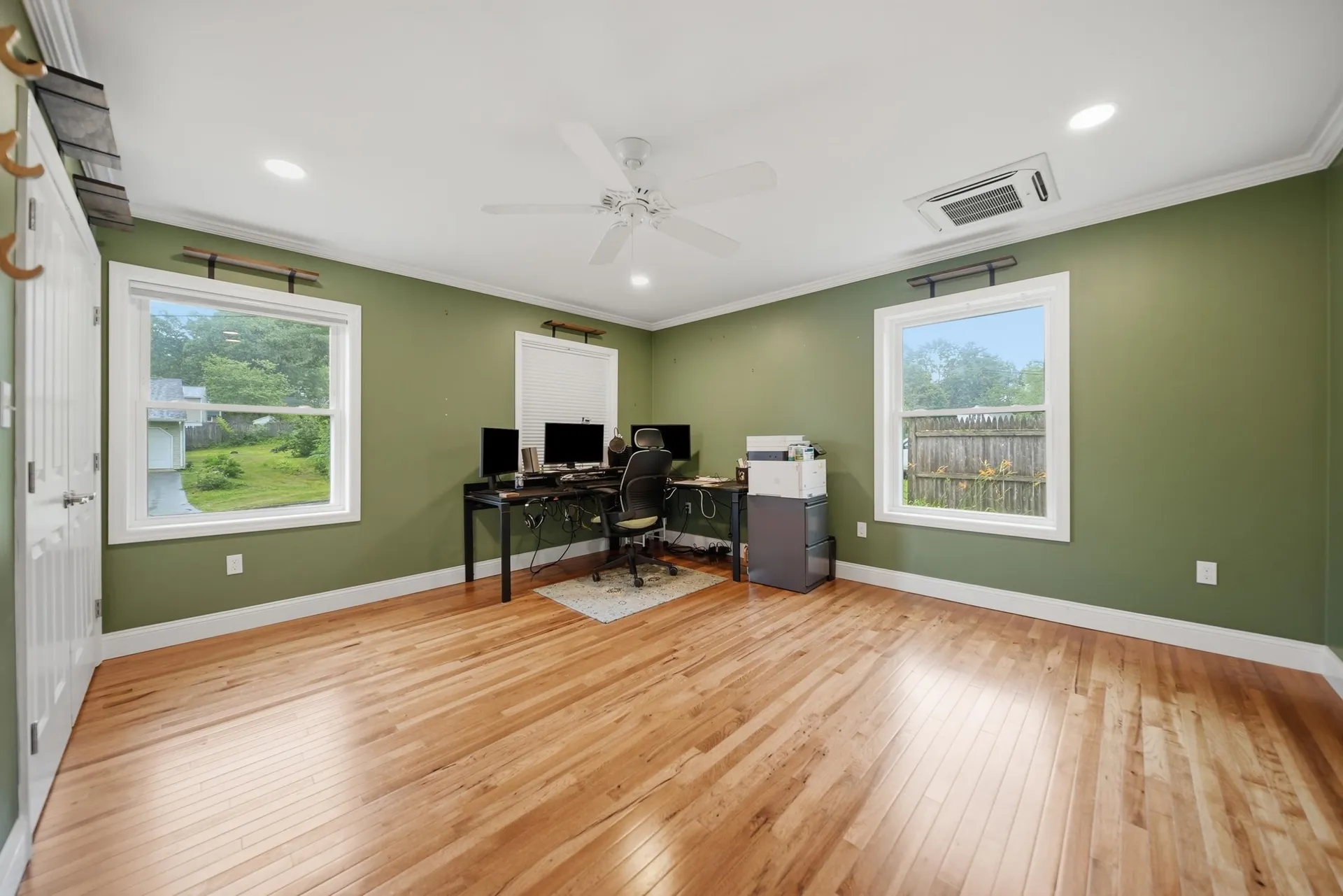 16 Terry Street Nashua NH 03064