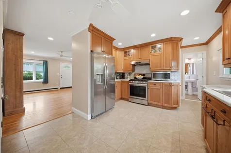 16 Terry Street Nashua NH 03064