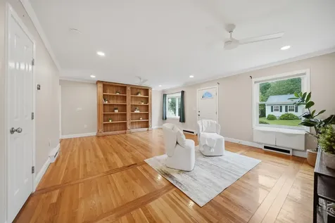 16 Terry Street Nashua NH 03064