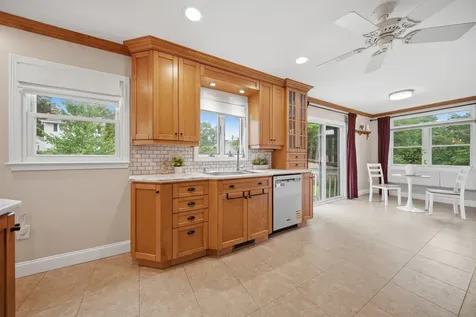 16 Terry Street Nashua NH 03064