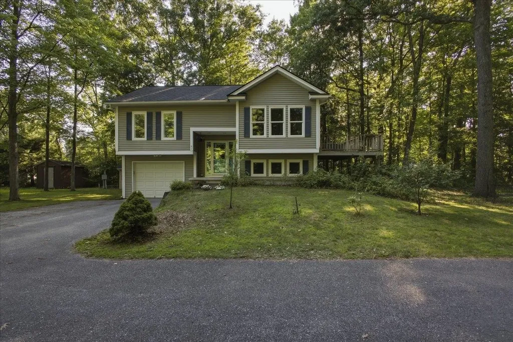 61 Pump Lane South Burlington VT 05403